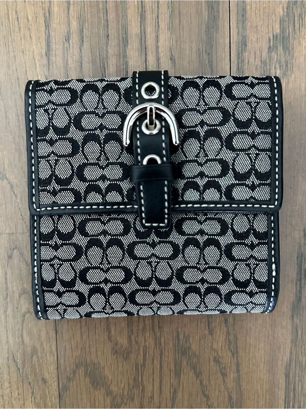 Vintage Coach Soho Signature Canvas Jacquard Compact Walled in Black, Grey